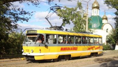 Біля яхт-клуба - трамвай маршруту №1