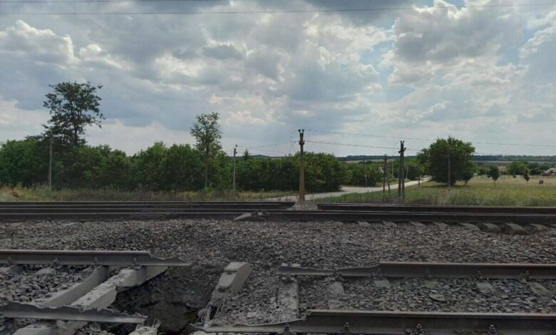 Пошкоджена залізниця (ілюстрація)