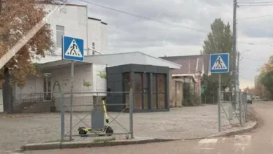 Перехрестя "Хвилинка" з лічинкою нового "будкограда"