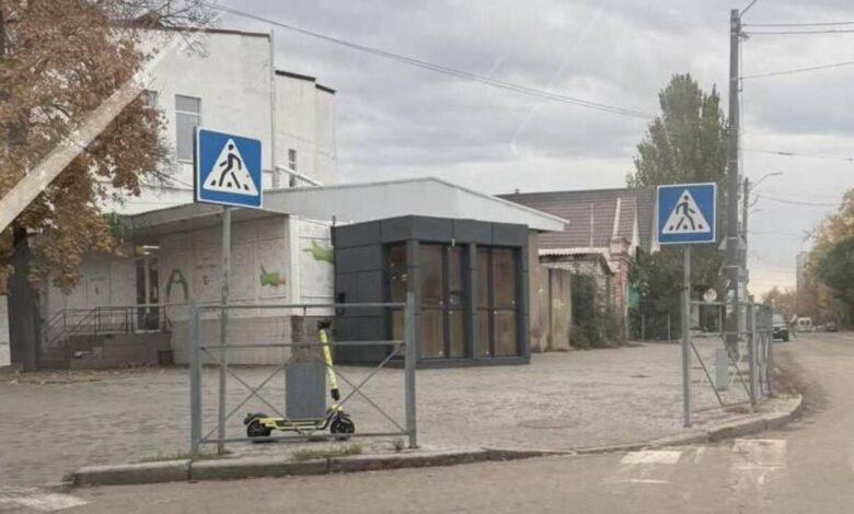 Перехрестя "Хвилинка" з лічинкою нового "будкограда"