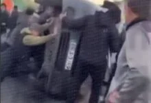 На ринку перевернули бус ТЦК