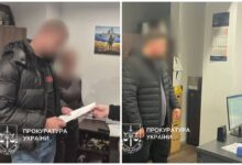 Двом працівникам поліції повідомлено про підозру