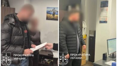 Двом працівникам поліції повідомлено про підозру