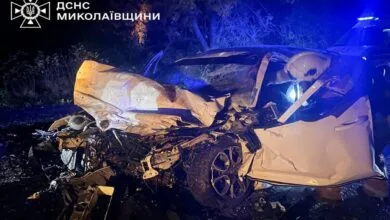 Рятувальники ДСНС деблокують тіло загиблого чоловіка