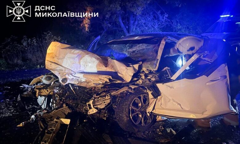 Рятувальники ДСНС деблокують тіло загиблого чоловіка