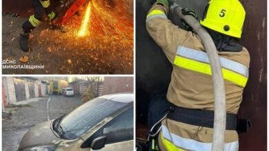 Рятувальники за роботою та врятований автомобіль