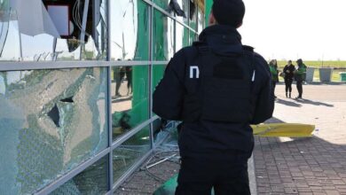 Поліція працює на місці ракетного удару