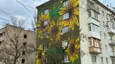 Мурал "Соняхи" у Миколаєві