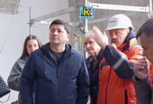 Ліворуч - Віталій Кім