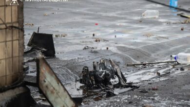Залишки ворожого дрона на даху багатоповерхівки