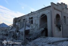 Наслідки російського удару по Корабельному району Миколаєва