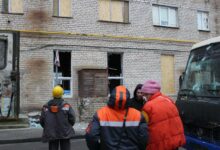 Постраждалий від обстрілів будинок