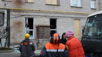 Постраждалий від обстрілів будинок