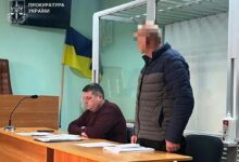 Розбещувач-пенсіонер у залі суду