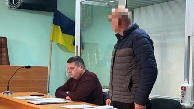 Розбещувач-пенсіонер у залі суду