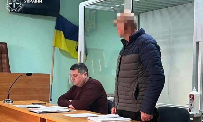 Розбещувач-пенсіонер у залі суду