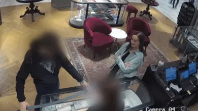 Педофілка Ребекка Джойнс з жертвою у магазині