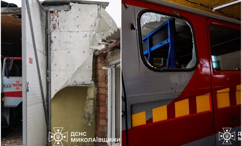 Пошкоджені бокс та автомобіль пожежно-рятувальної частини Миколаївського району