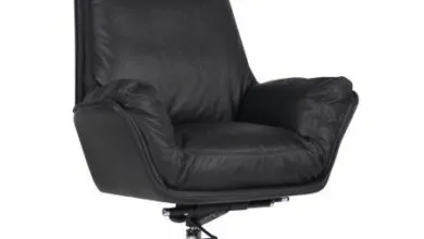 Одно з крісел компанії "AMF" вартістю 34999 гривень