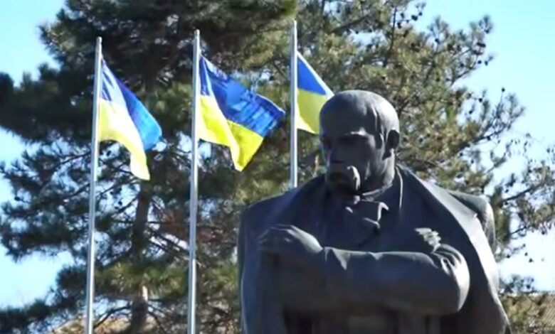 Миколаїв вшанував 212-ту річницю народження Тараса Шевченка