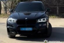 Цивільне авто з поліцейськими номерами