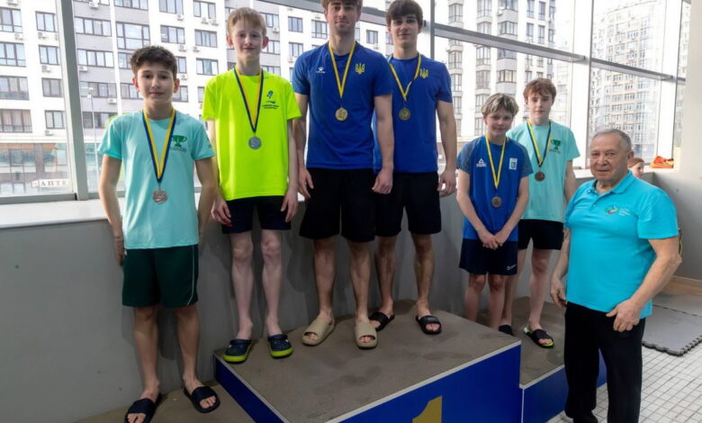 Чемпіони зі стрибків у воду