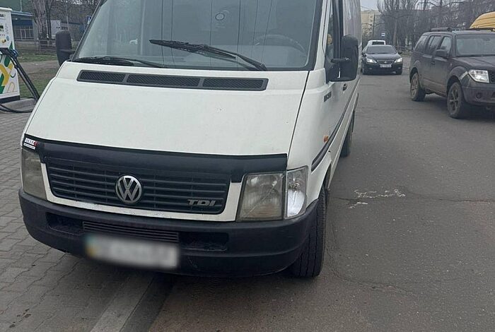 Мікроавтобус, що збив жінку на переході