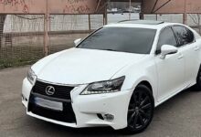 Lexus підозрюваного перед обшуком (фото "Новини-N")
