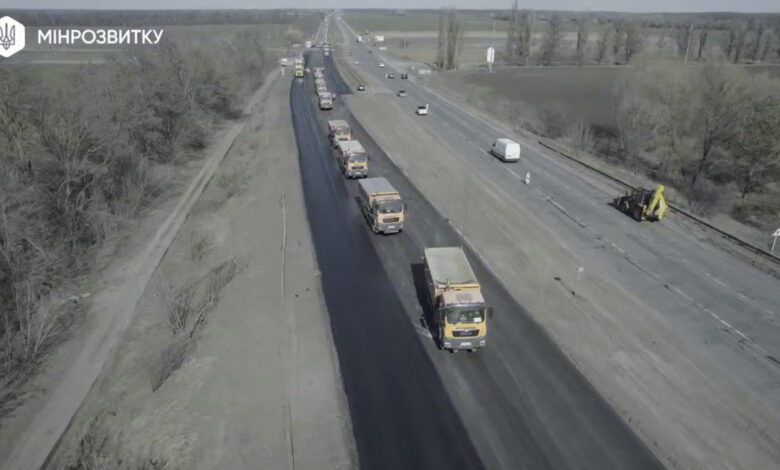 Дороги латають по всій Україні