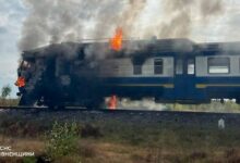 Пошкоджений потяг Укрзалізниці на Рівненщині