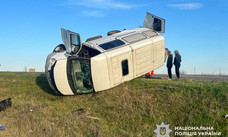 Мікроавтобус після аварії