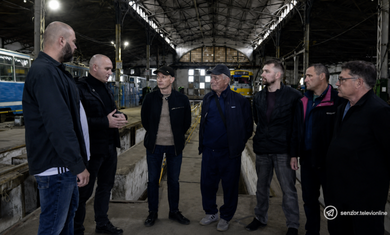 Олександр Сєнкевич та працівники "Миколаївелектротранс" перед від'їздом до Швеції