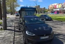 Тролейбусні дроти впали на Tesla