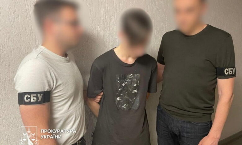 Коригував удари по Києву