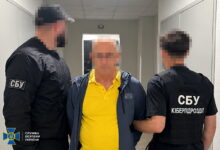 СБУ зустріла кримського "ексміністра"