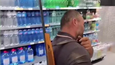 Чоловік з рушницею в АТБ