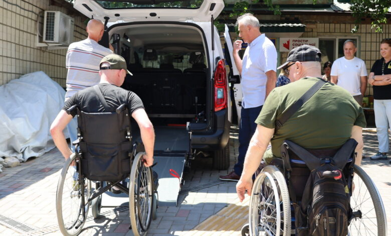 Миколаїв отримав інклюзивний автомобіль
