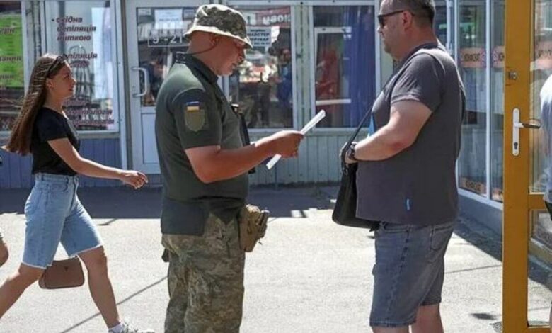 ВЛК, телефони і "везіть мене в штурм": військовий розповів про роботу ТЦК