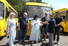 Момент урочистої передачі автобусів