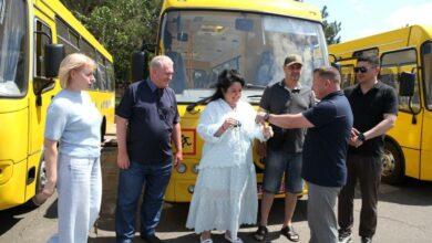 Момент урочистої передачі автобусів