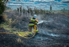 Рятувальники ліквідовують пожежі сухої трави та відкритих територій на Миколаївщині