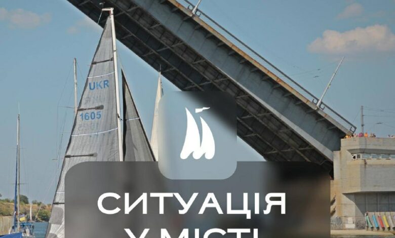 У Миколаєві уламки збитих цілей спричинили пожежі на складі та в багатоповерхівці