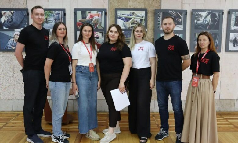 Відкриття фотовиставки «Хроніки евакуації» у Миколаєві