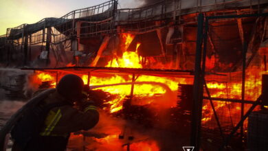 Насліжки обстрілів: пожежа в будівельному супермаркеті