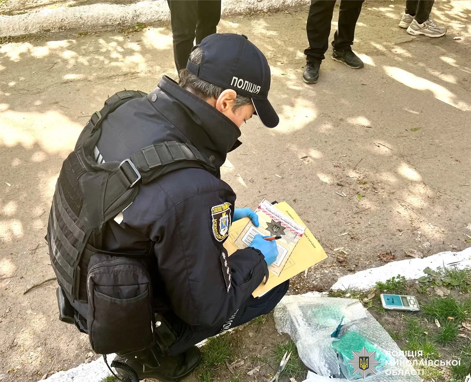 Вилучені поліцією психотропна речовина PVP та електронні ваги у Первомайську