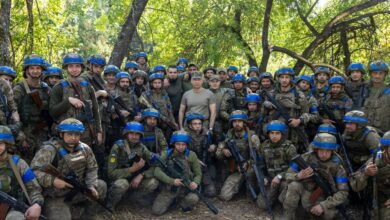 Олександр Сирський із військовими 225-го окремого штурмового полку
