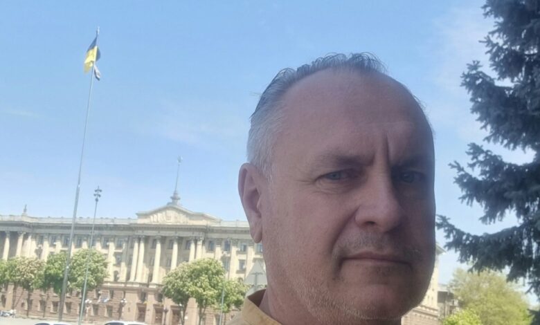 Високі зарплати, нагороди й тилові кабінети: радник Сєнкевича вимагає від чиновників йти до ЗСУ