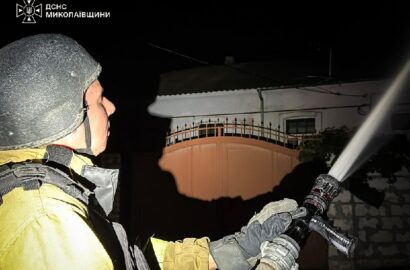 Ілюстративне зображення наслідків ворожої атаки на житлові будинки Миколаївщини