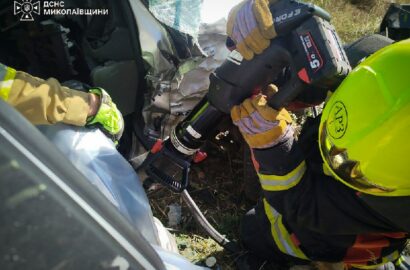 Наслідки ДТП за участю Renault Symbol на автодорозі поблизу Володимирівки