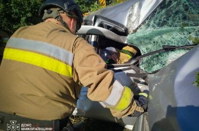 Наслідки ДТП за участю Renault Symbol на автодорозі поблизу Володимирівки